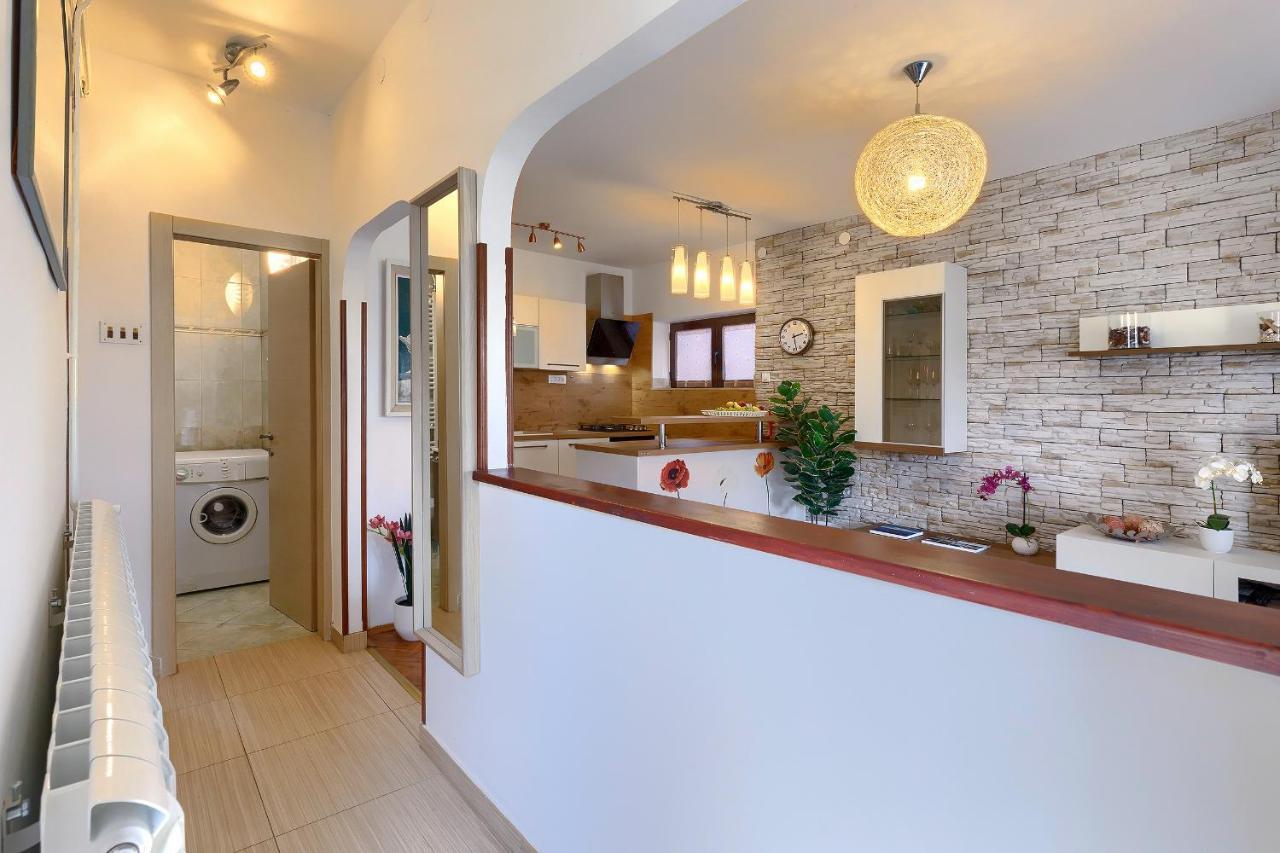 Stylish Flats With Two Bedrooms In Premantura Exteriör bild
