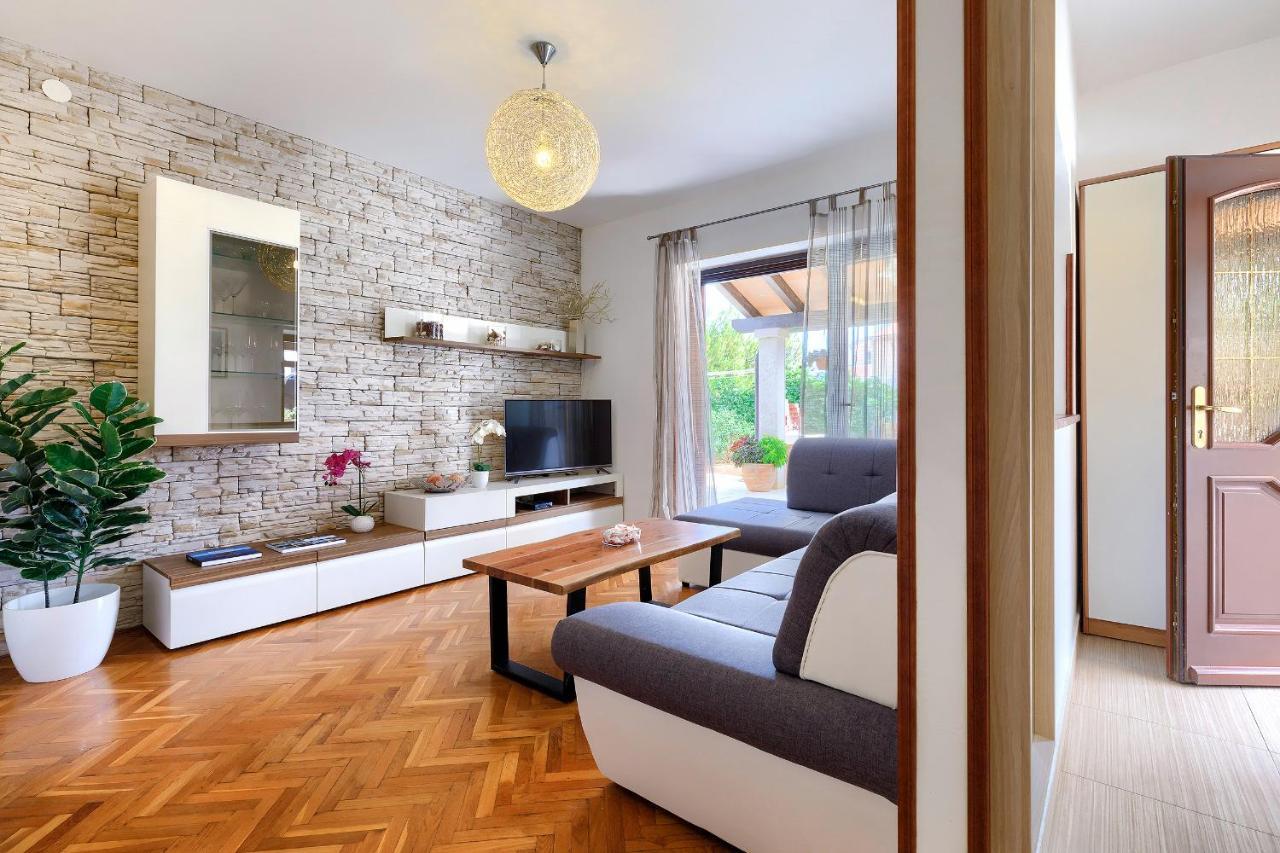 Stylish Flats With Two Bedrooms In Premantura Exteriör bild