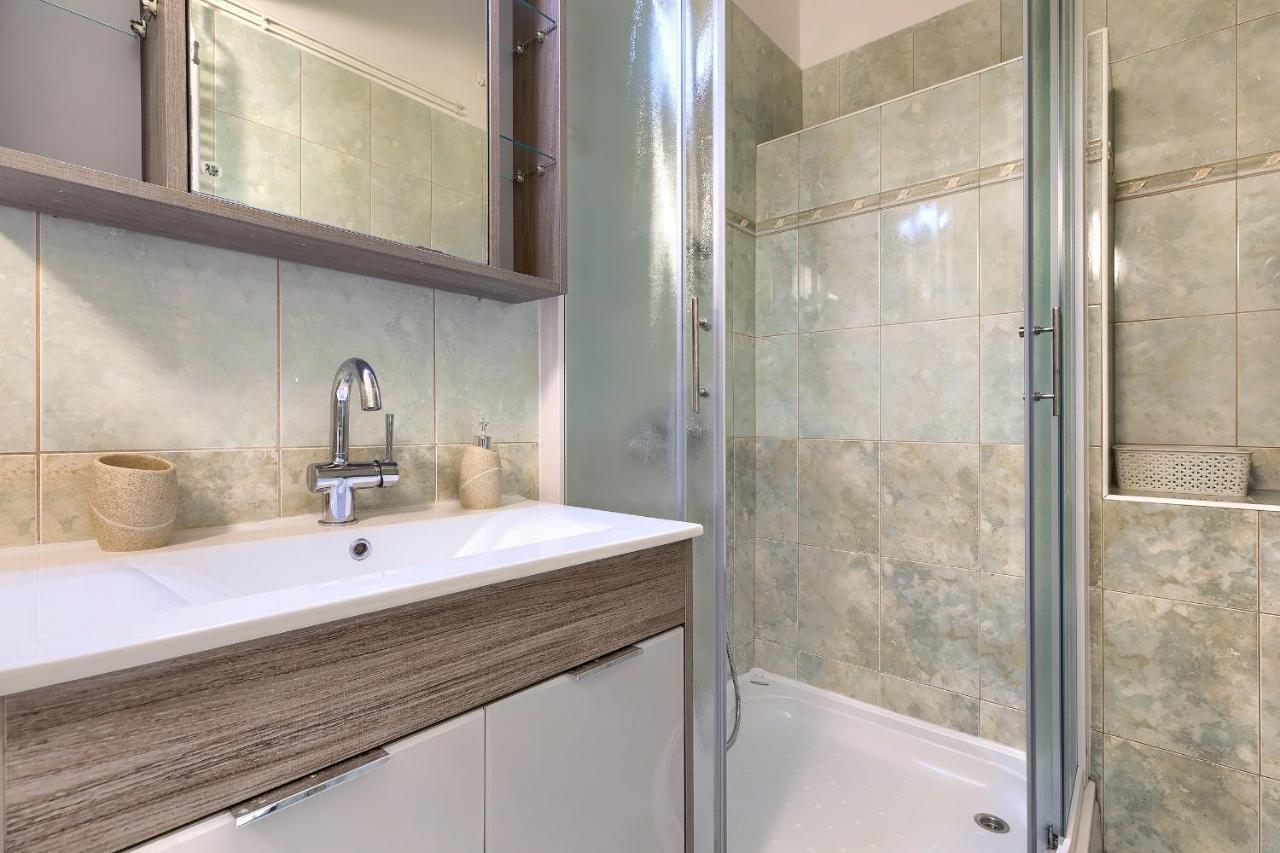 Stylish Flats With Two Bedrooms In Premantura Exteriör bild