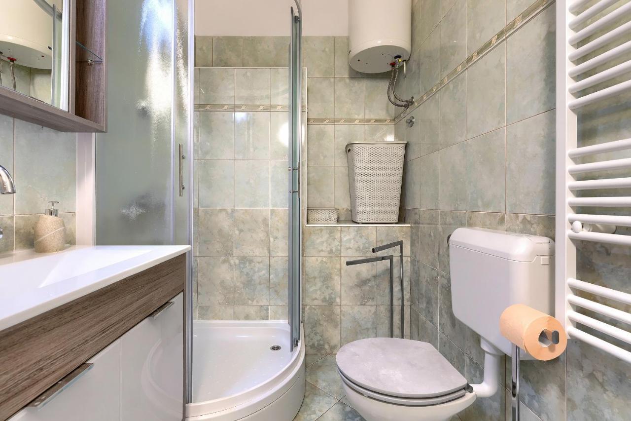 Stylish Flats With Two Bedrooms In Premantura Exteriör bild