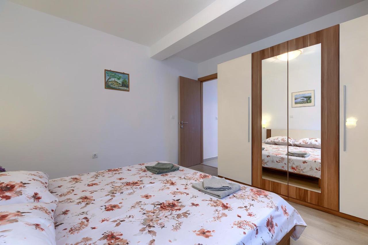 Stylish Flats With Two Bedrooms In Premantura Exteriör bild