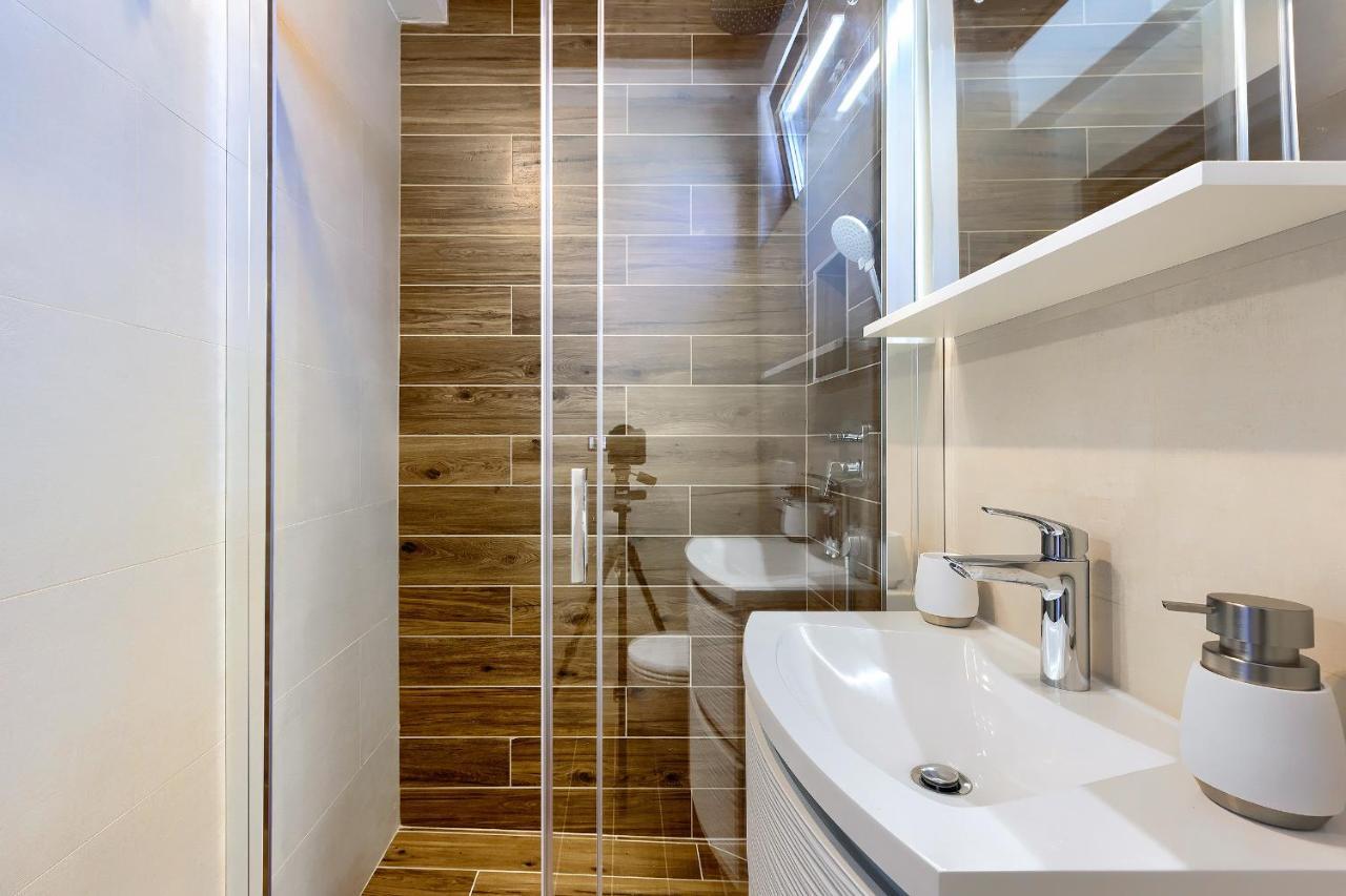 Stylish Flats With Two Bedrooms In Premantura Exteriör bild